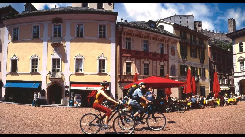 05 Piazza Collegiata(5)