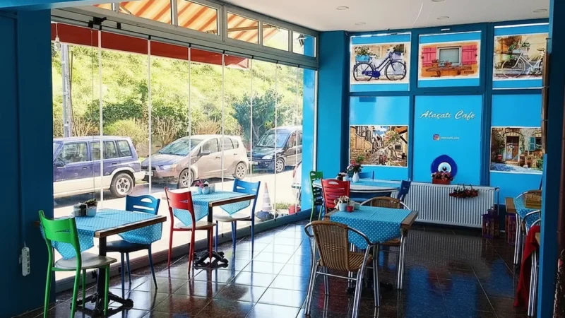 05. Alacati Town – Stone houses, cafés and boutique shops_(2)