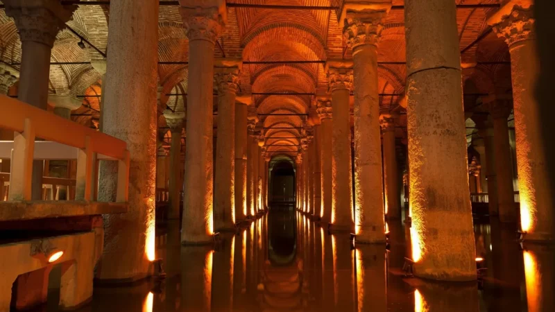 05. Basilica Cistern – Underground water storage with ancient columns_(1)