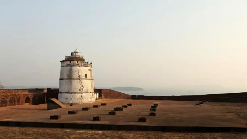 05. Fort Aguada – A Portuguese-era fort with sea views_(2)