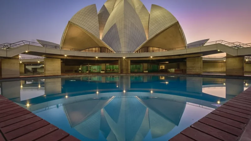05. Lotus Temple – A modern temple known for its peaceful design_(1)