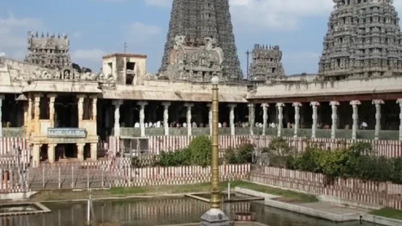 05. Pazhamudhir Solai – A Murugan temple in forested hills_(1)