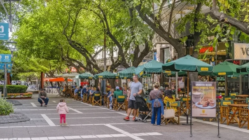 05. Pedestrian Sarmiento Street – Shopping and cafés(5)