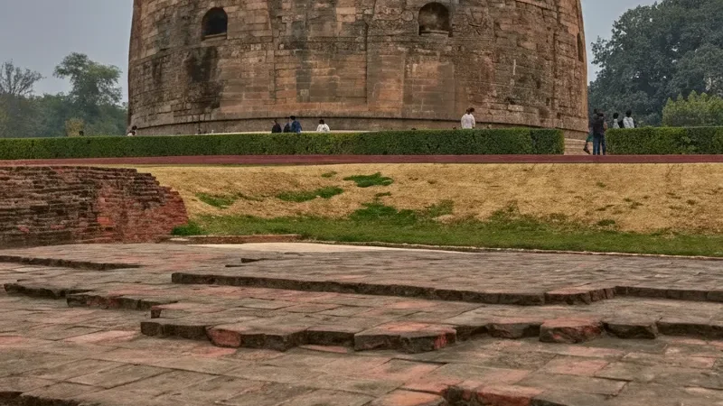 05. Sarnath – A Buddhist site where Buddha gave his first sermon_(1)