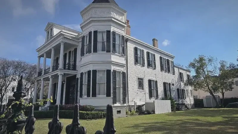 06) Garden District(6)