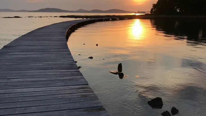 06) Seaside Promenades(1)