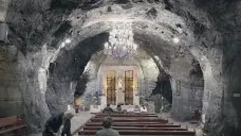 06 Underground Chapels – Carved salt chambers(6)