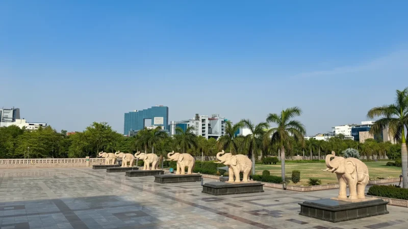 06. Ambedkar Memorial Park – A large landscaped memorial park_(2)