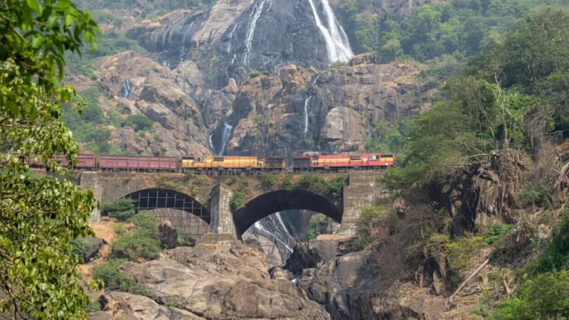 06. Dudhsagar Waterfalls – One of India’s tallest waterfalls_(2)