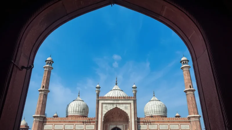 06. Jama Masjid – One of the largest mosques in India_(4)