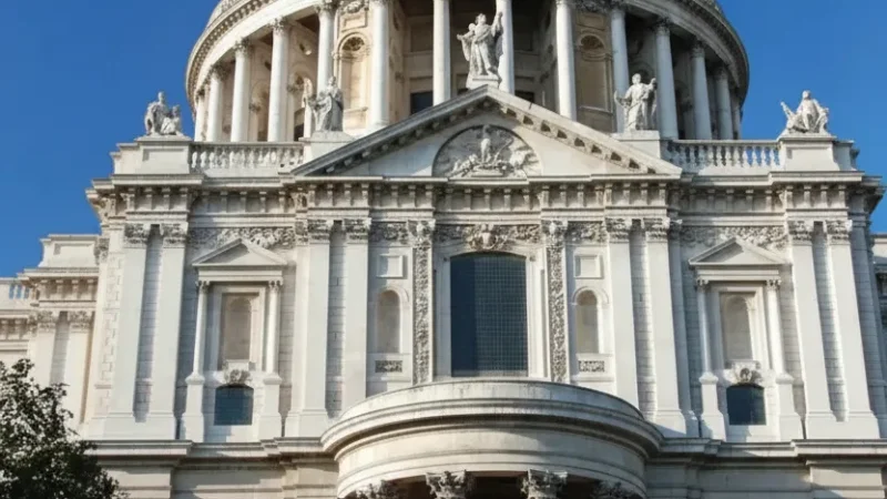 06. St. Paul’s Cathedral – A colonial-era church_(5)