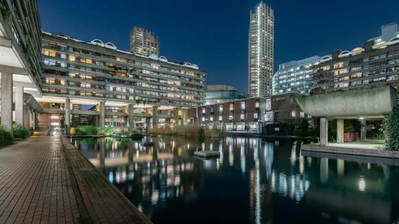 07) Barbican Walls(4)