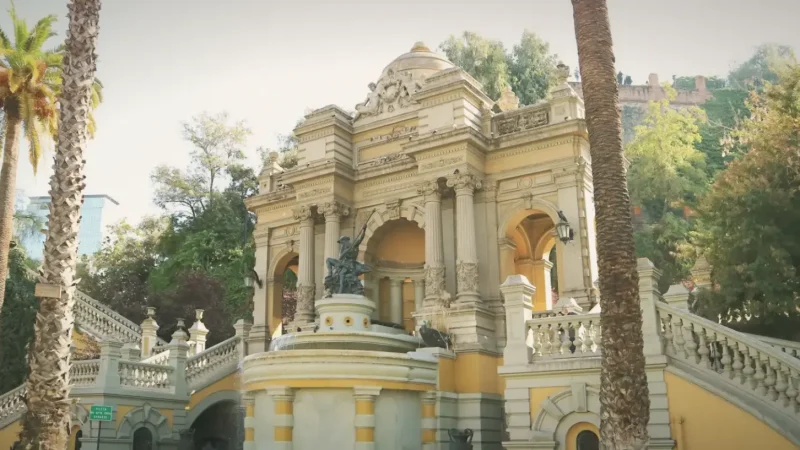 07 Cerro Santa Lucía Entrance – Nearby historic hill access_(4)