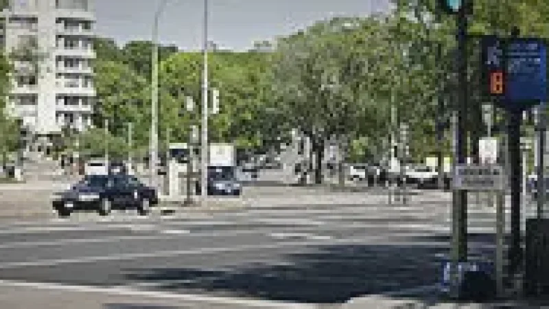 07) Constitution Avenue(1)