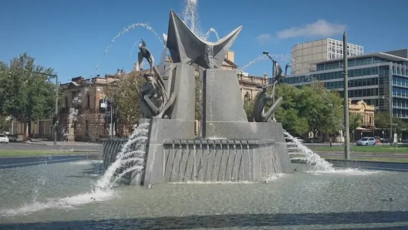 07) Victoria Square(4)