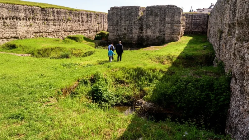 07. Donukta■ Temple – Remains of a large Roman structure_(2)