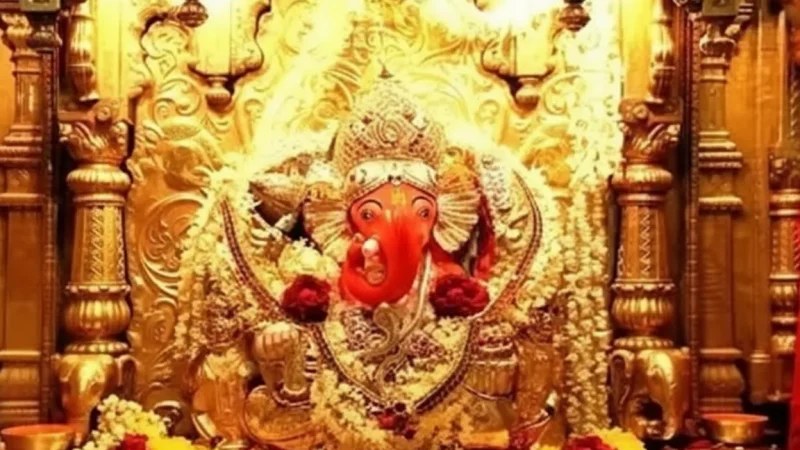 07. Siddhivinayak Temple – One of Mumbai’s most visited temples_(2)