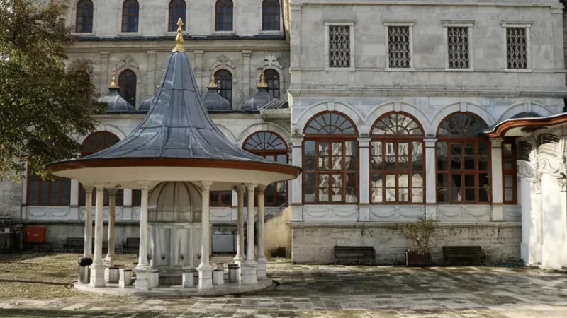07. Te■vikiye Mosque – Historic landmark mosque_(1)
