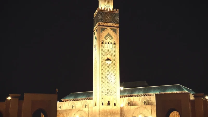08) Mosque Minaret View(1)