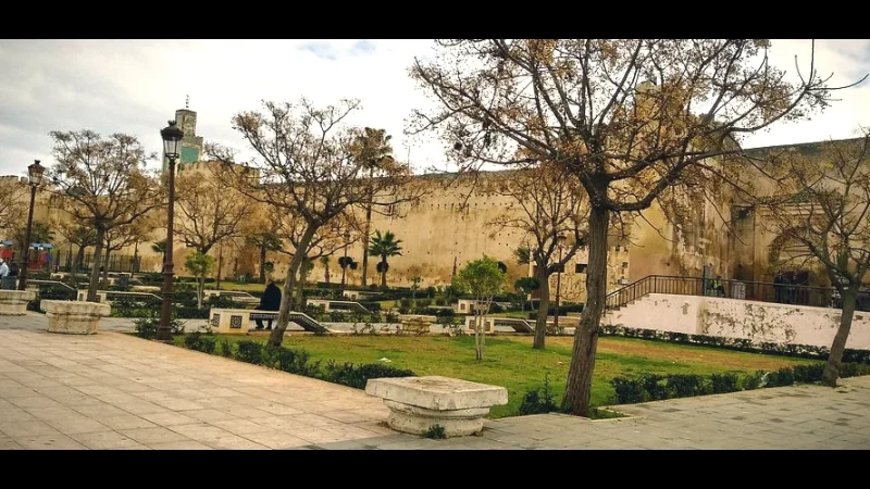 08) Place Lalla Aouda(6)