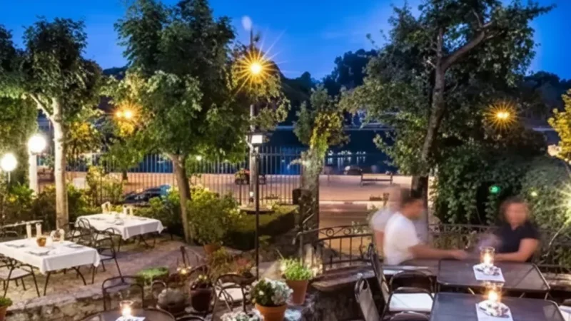 08) Riverside Cafés(1)