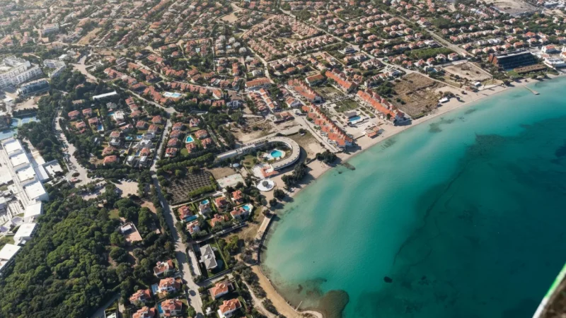 08. Boyalik Beach – Calm water ideal for swimming_(1)