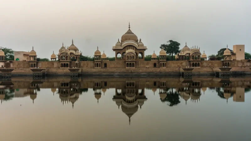 08. Kusum Sarovar – A historic sandstone reservoir_(3)