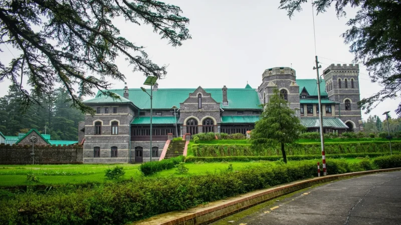 08. Raj Bhavan – The Governor’s residence and gardens_(5)