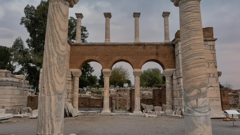 08. St. John’s Basilica – Ruins overlooking Selcuk_(1)