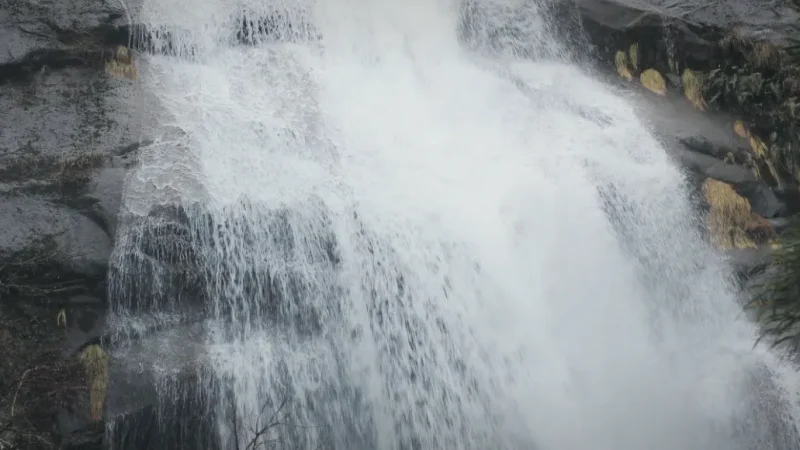 08_Waterfall_Spots(3)