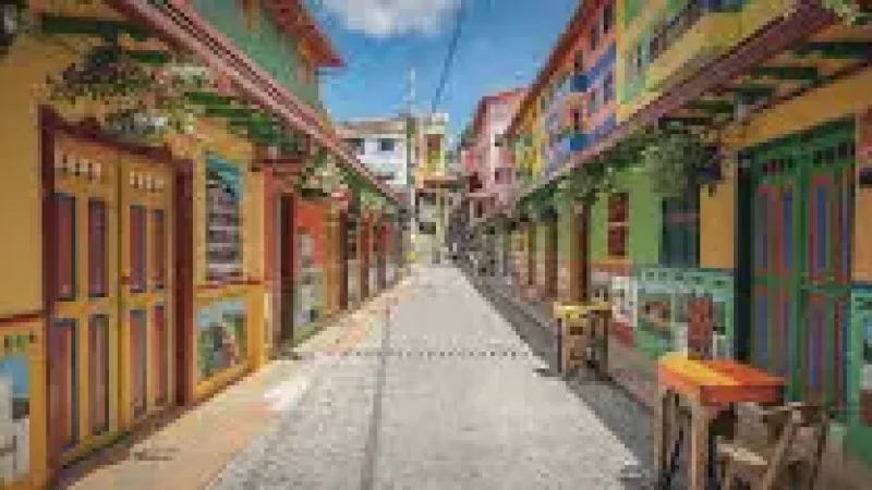 09 9 Street Photography Areas – Colorful streets(4)
