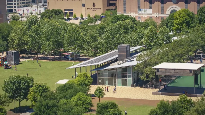 09) Discovery Green(3)