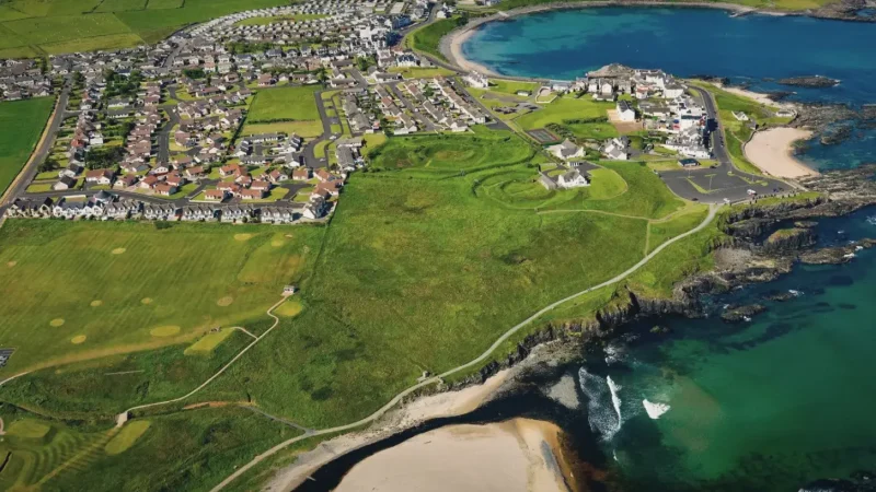 09) Portrush Town(1)