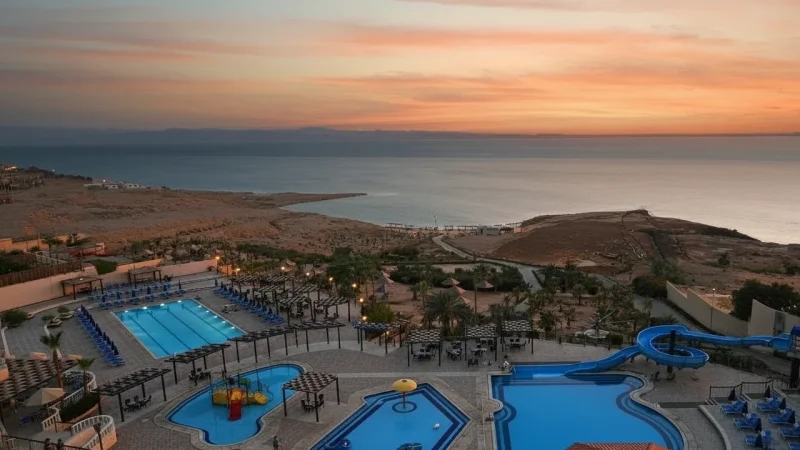 09) Resort Pools(4)