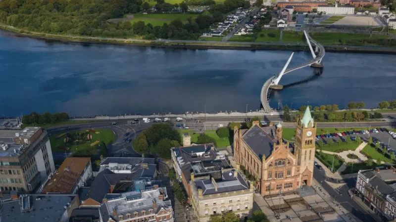 09) River Foyle Walkway(1)