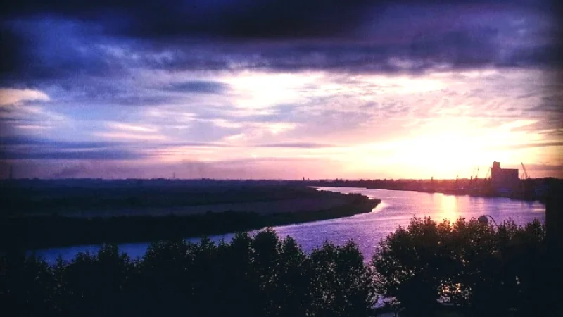 09) Riverbank Walks(2)