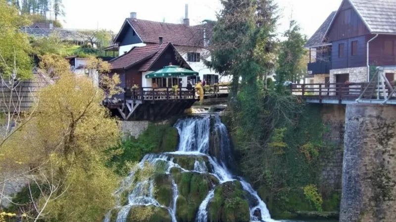 09) Riverside Cafés(6)