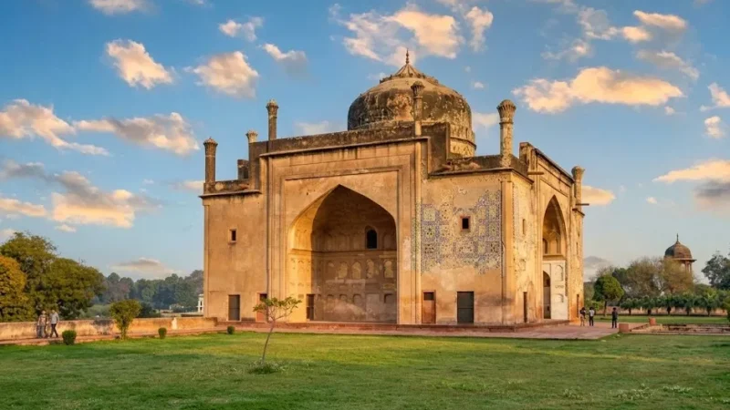 09. Chini Ka Rauza(3)