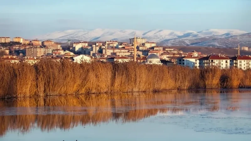 09. Gölba■■ Lake – A small mountain lake ideal for relaxing_(2)