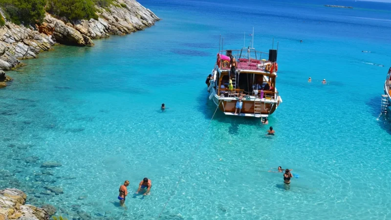 09. Orak Island Coastline – Clear-water views_(1)