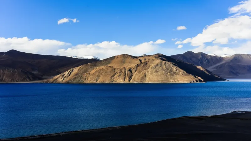 09. Pangong Lake – A high-altitude lake with changing colors_(6)
