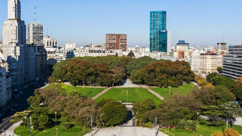 09. San Martín Avenue – Main city boulevard(5)