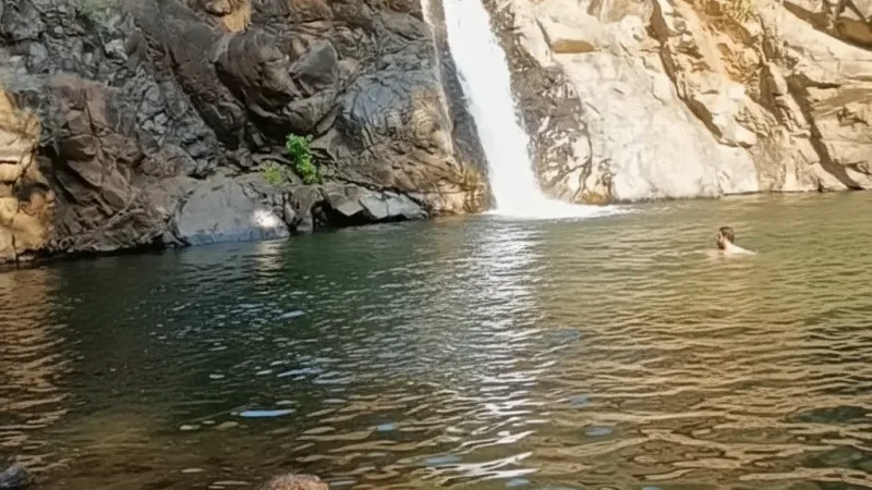 09. Toparlar Waterfall – A small natural waterfall_(1)