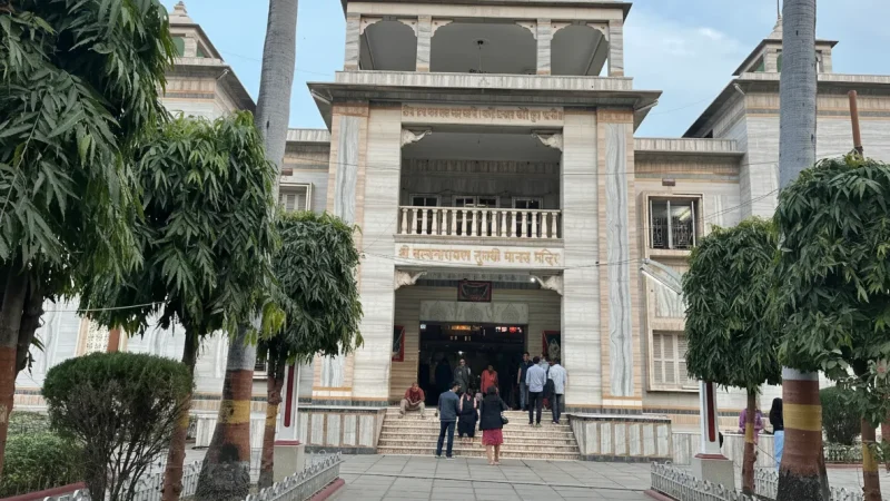 09. Tulsi Manas Temple – A temple linked to the Ramcharitmanas_(4)