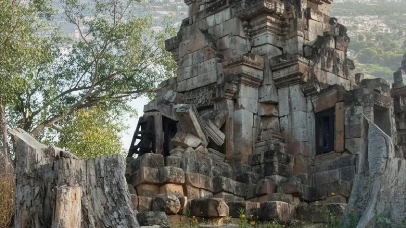 1 Ek Phnom Temple – Angkor-era sandstone ruins(4)