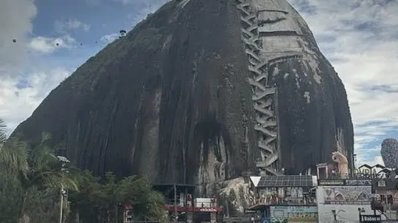 1 El Peñón Rock – Giant granite rock with summit views(1)