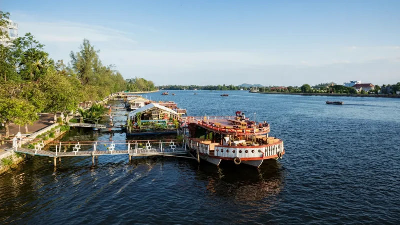 1 Kampot Riverside – Calm river views and cafés(6)