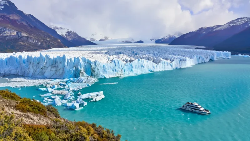 1 Lago Argentino Shorelines – Wide lake views(5)
