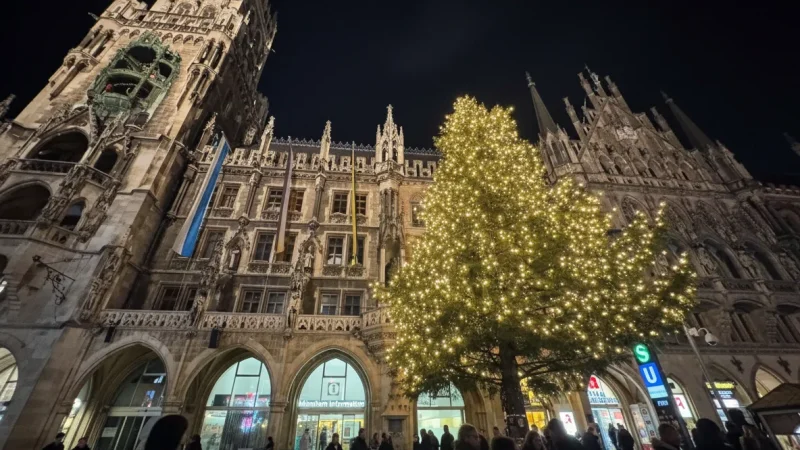 1) Marienplatz(3)