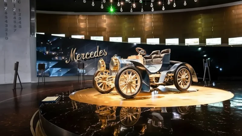 1) Mercedes-Benz Museum(2)